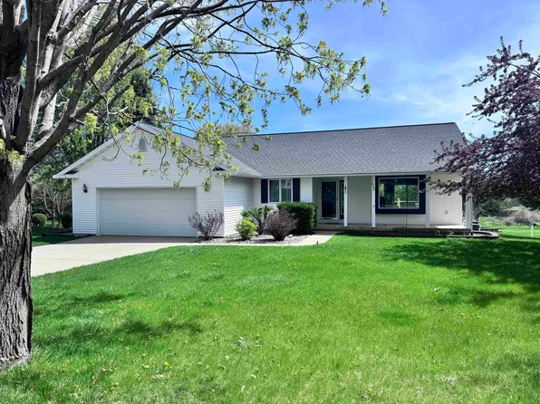640 Mooreland Cir, Portage, WI 53901