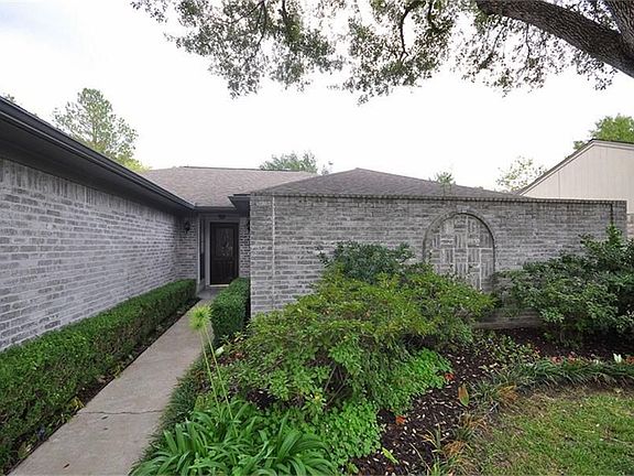 3rd image of 15810 Echo Canyon Dr