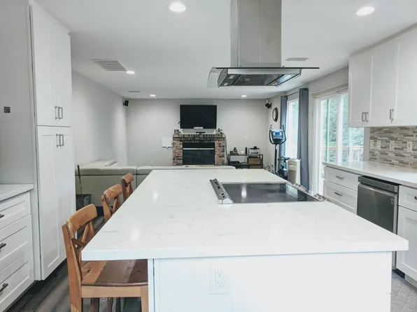 22309 NE 9th Dr, Sammamish, WA 98074