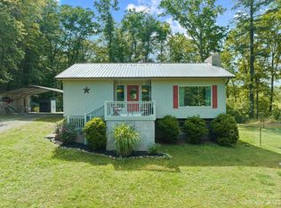 25 Armstrong Rd, Etowah, NC 28729