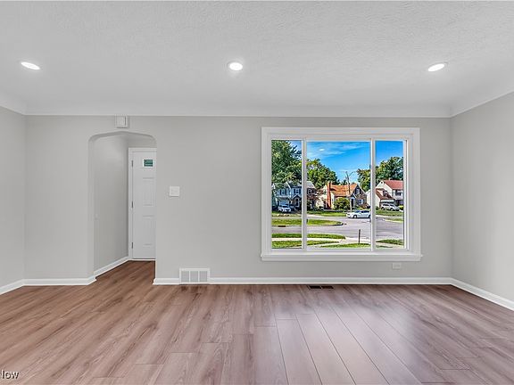 4th image of 1337 S Belvoir Blvd
