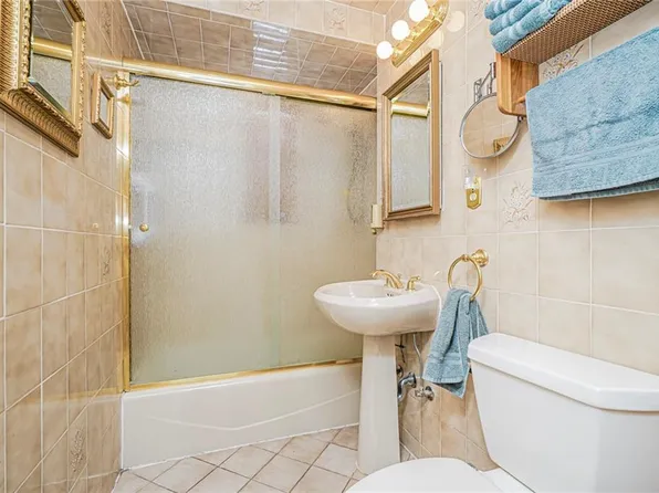 326 Bay 14th Street image 18 of 36