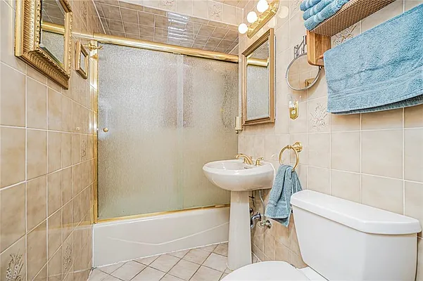 Sold by Remax Real Estate Professionals | media 18
