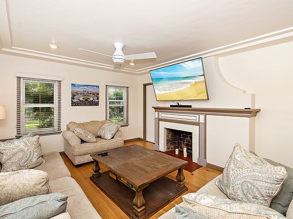 2nd image of 10206 S Hobart Blvd