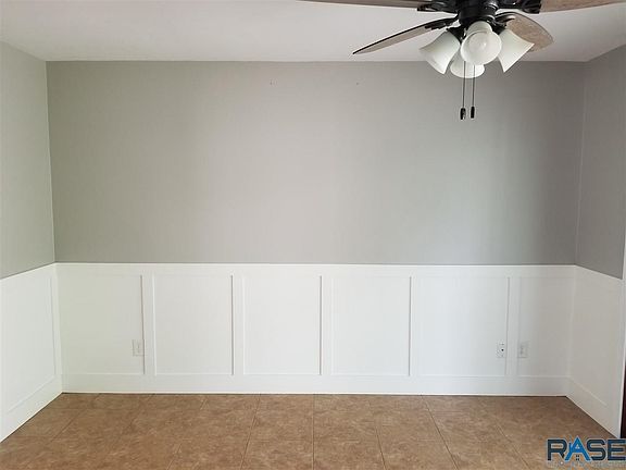 4th image of 818 N Maplewood Dr