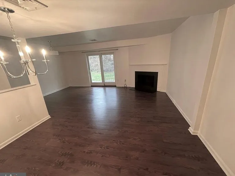 706 Cambridge Ct — Photo 10