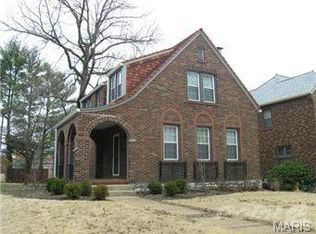2924 Clearview Dr, Saint Louis, MO 63121