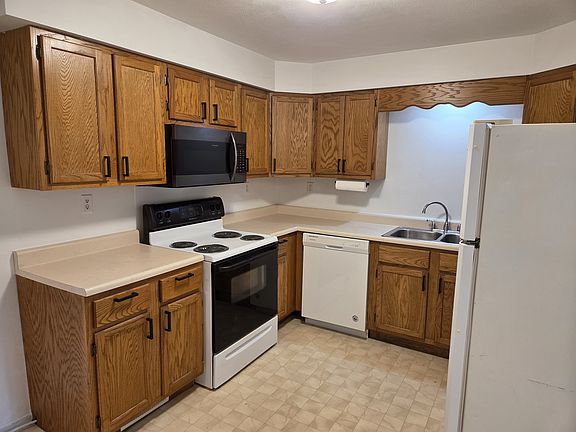 3rd image of 1231 E Maywood Ave #5