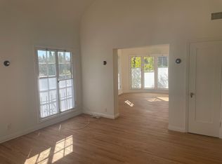 2076 Glencoe Way, Los Angeles, CA 90068