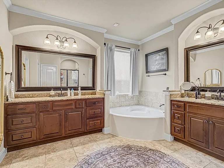 102 N Victoriana Cir — Photo 22