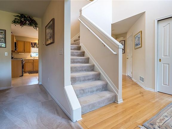 5th image of 154 Chadwick Ct