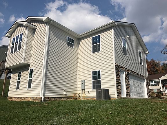 3rd image of 1420 Sherwood Dr