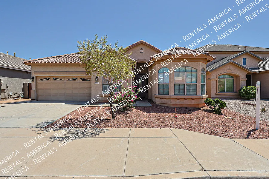Updated 4 Bedroom Home in Gated Community — Photo 2