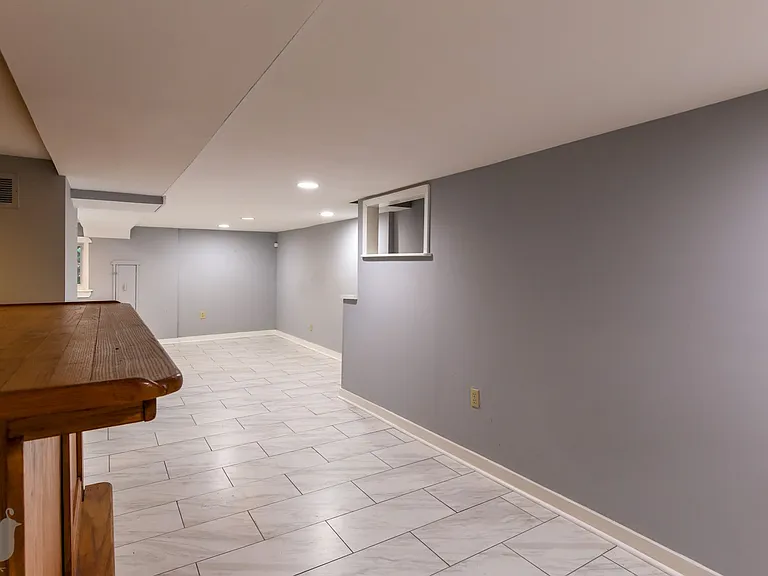742 Harvard St NW — Photo 31