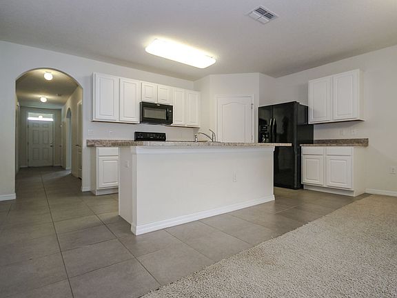 4th image of 1685 Laurel Oaks Dr