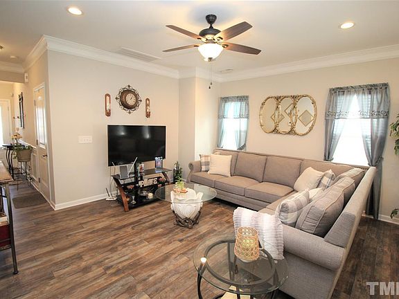4th image of 83 Wrenwood Dr