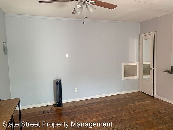 3rd image of 502 Elmwood Pl