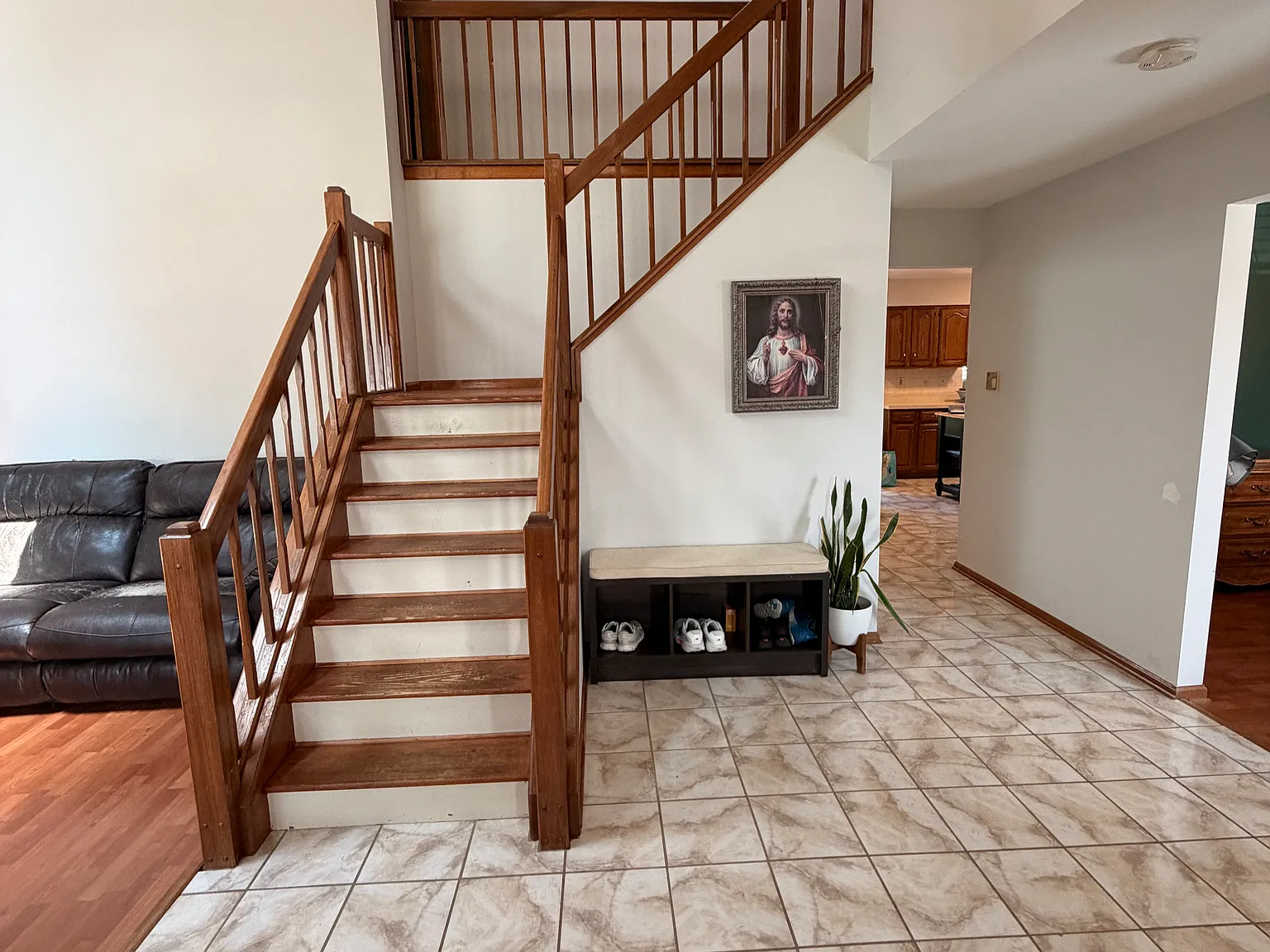 3 bed, 2416 sqft, $3,600 — Photo 2