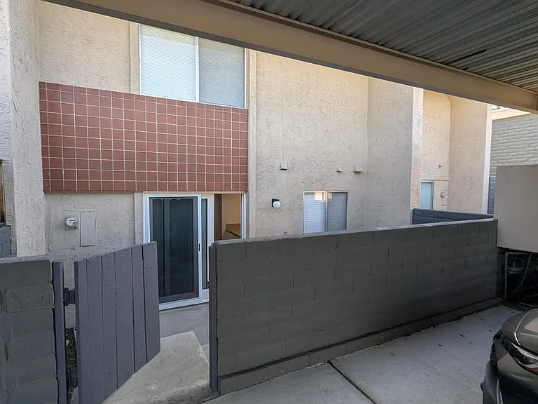 2260 N Indian Canyon Dr #B — Photo 27