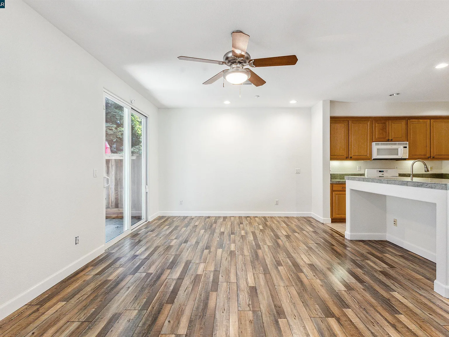 3 bed, 1573 sqft, $3,090 — Photo 4