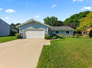 W160N10951 Meadow Dr, Germantown, WI 53022