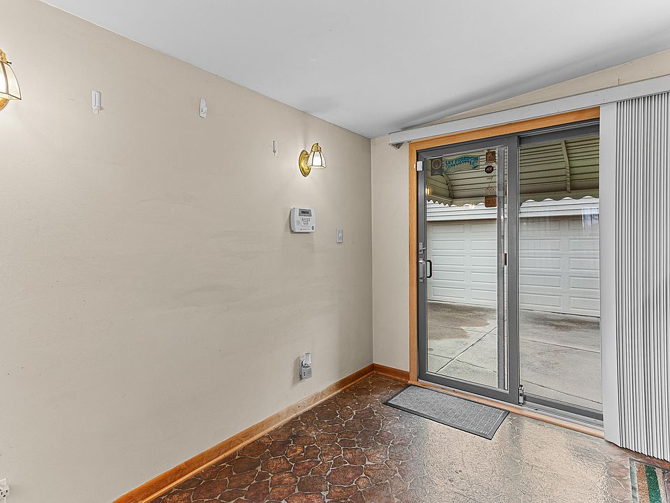 18272 Oak Ave, photo 11