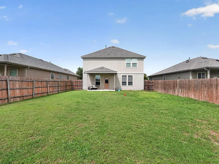 521 Staton St — Photo 34