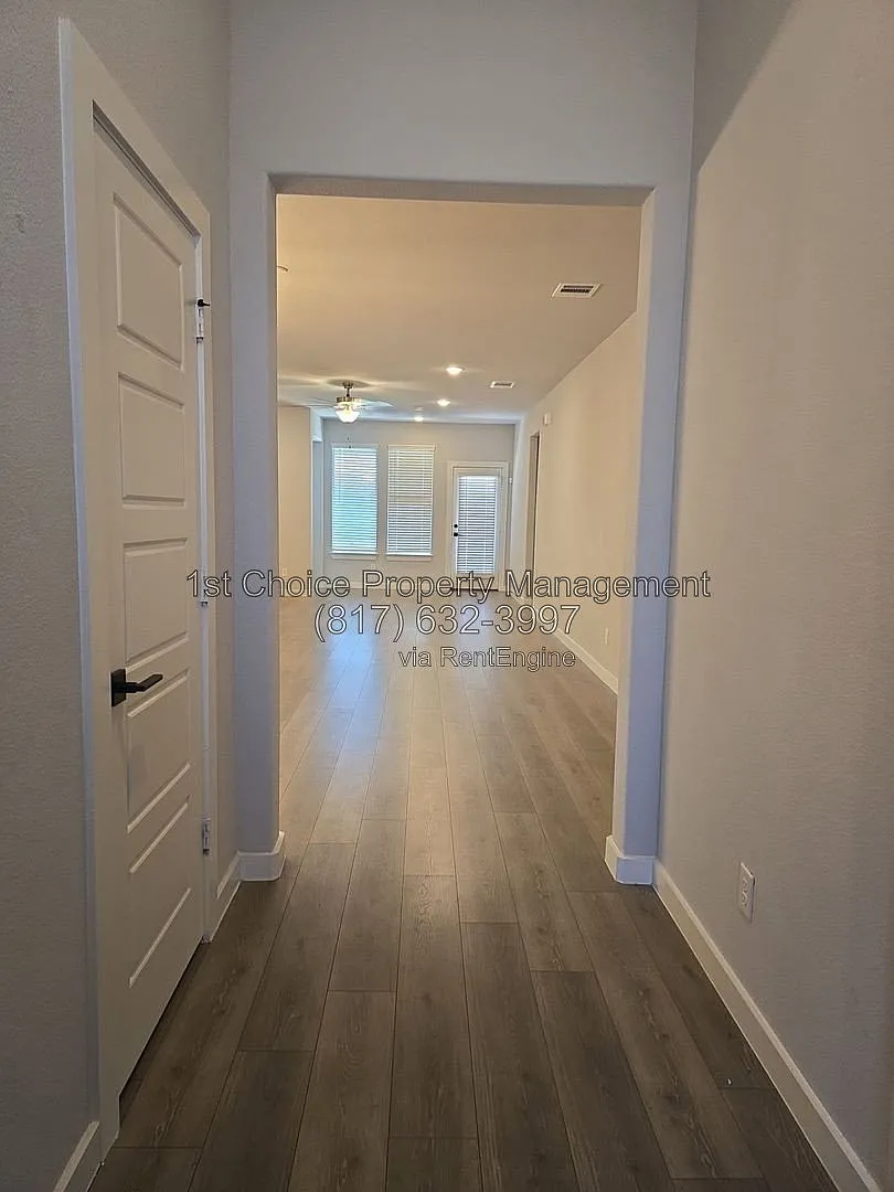 4 bed, 3.0 bath, 2152 sqft, $2,850 — Photo 3