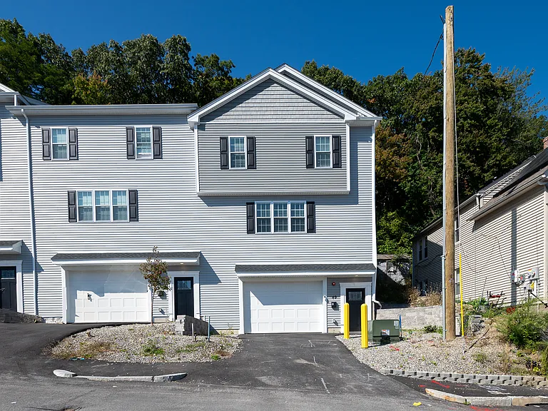 Chilmark St — Photo 21