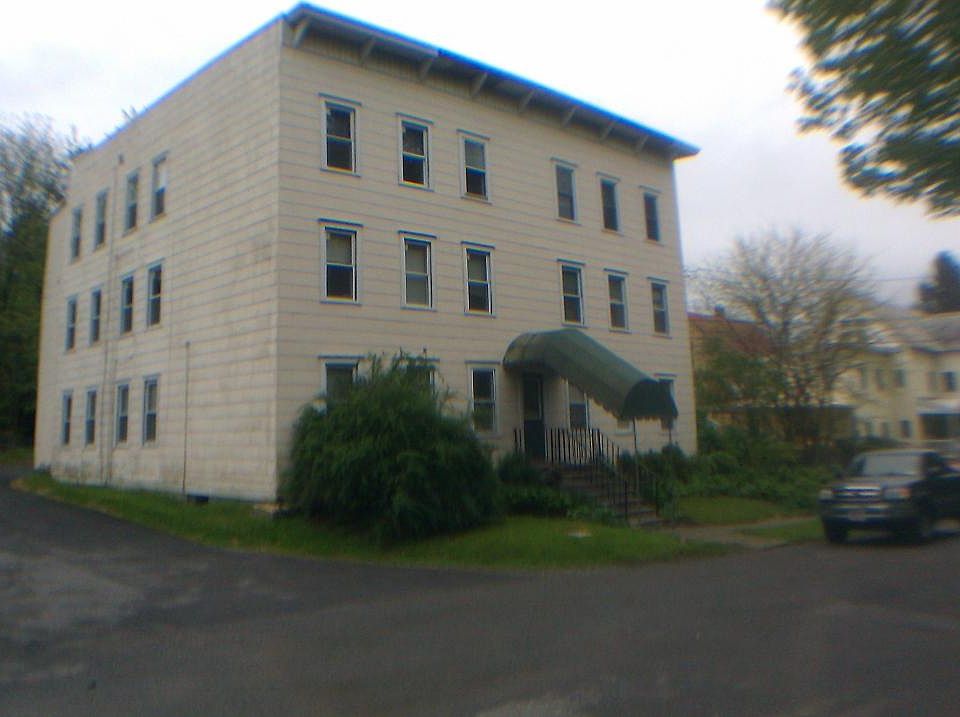 2nd image of 18 Russell St