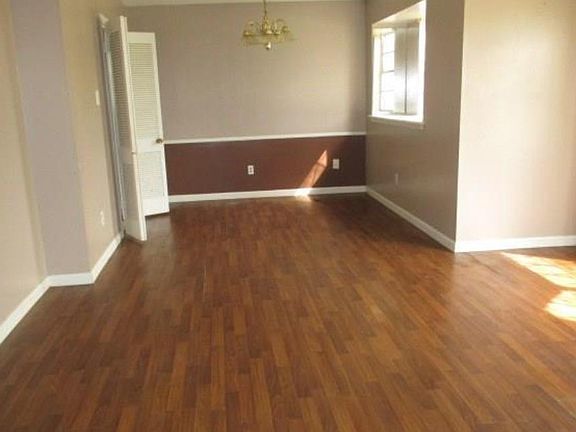 4th image of 2249 Valentine Ct