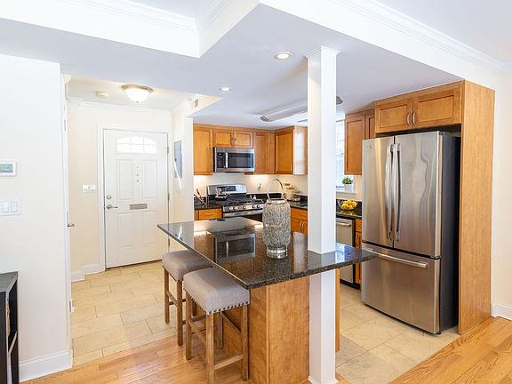 5th image of 76 Thornton Rd