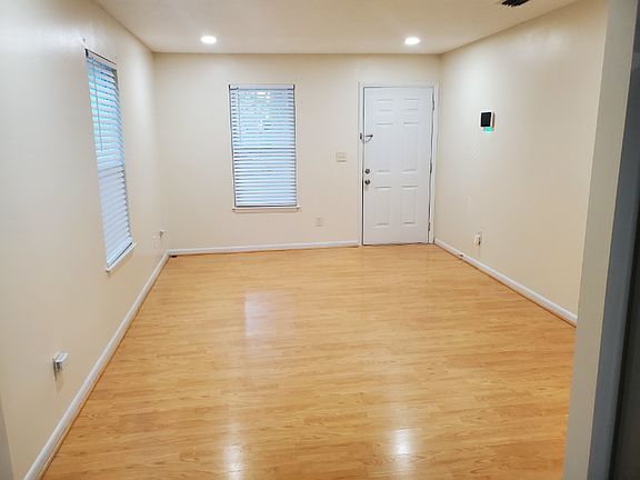 2nd image of 233 Beechwood Ave