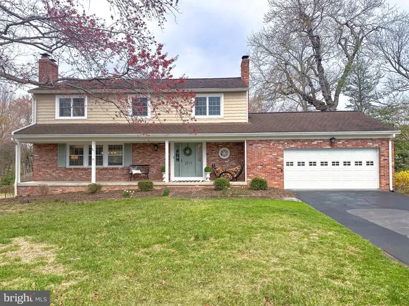 2711 Calkins Rd, Herndon, VA 20171