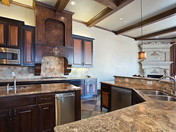 3rd image of 1707 Torrey Pines Ln