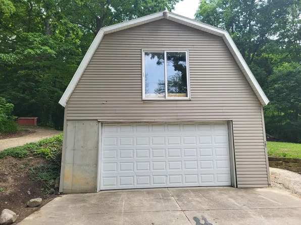 131 Peterson Dr, Gobles, MI 49055