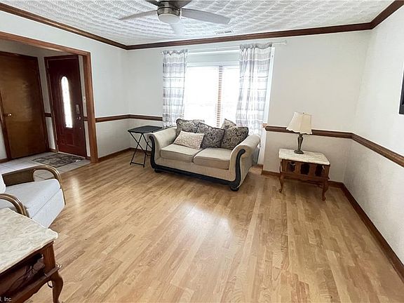 2nd image of 1821 Saint Regis Circle