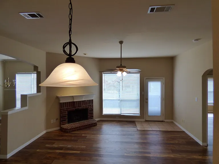 5001 Lake Crest Dr — Photo 5