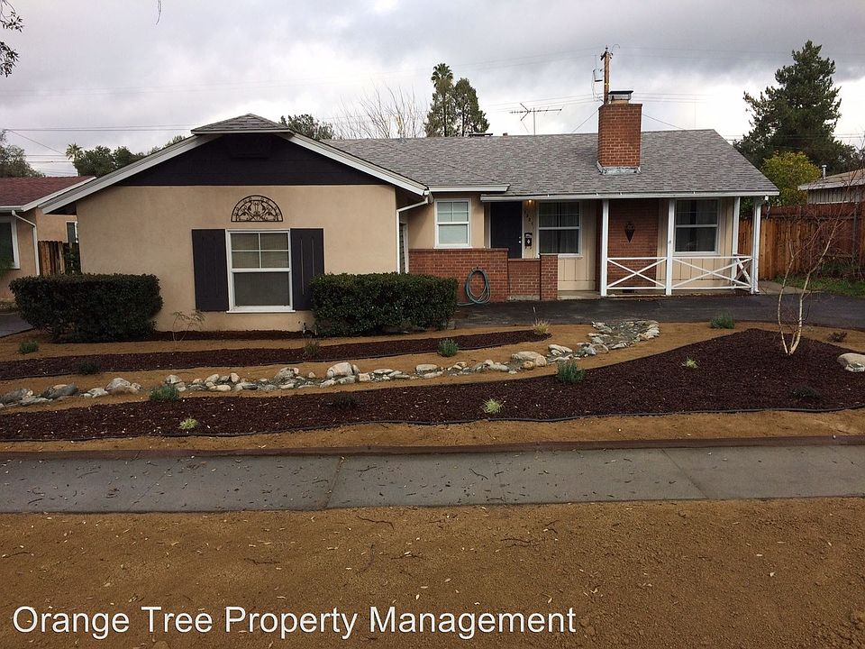 2nd image of 1321 Clock Ave