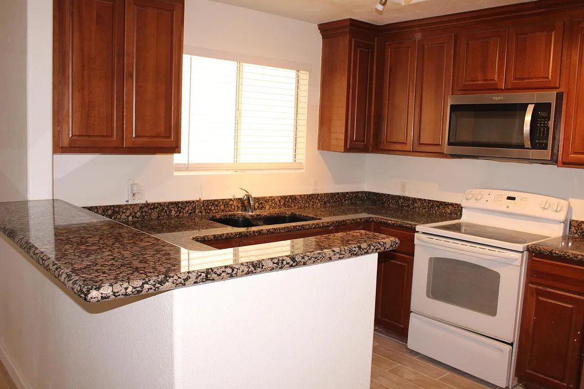 Building Photo - 11375 E Sahuaro Dr #1031