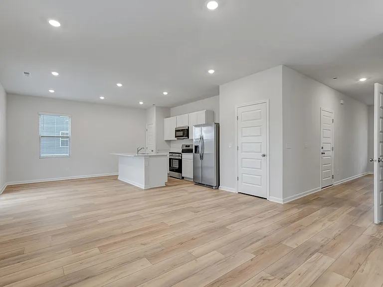 720 Emerson Ln — Photo 28