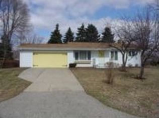 4503 Briar Ln, Burton, MI 48509