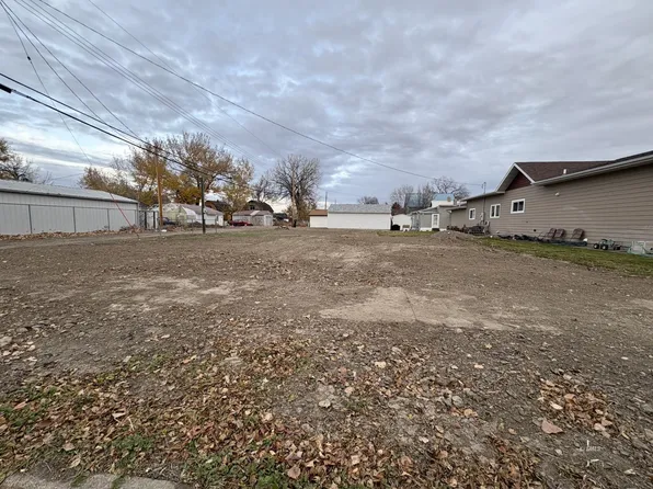 310 N 5th St, Miles City, MT 59301