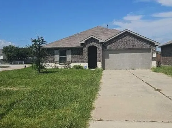 8203 Tamarind Ln, Baytown, TX 77521