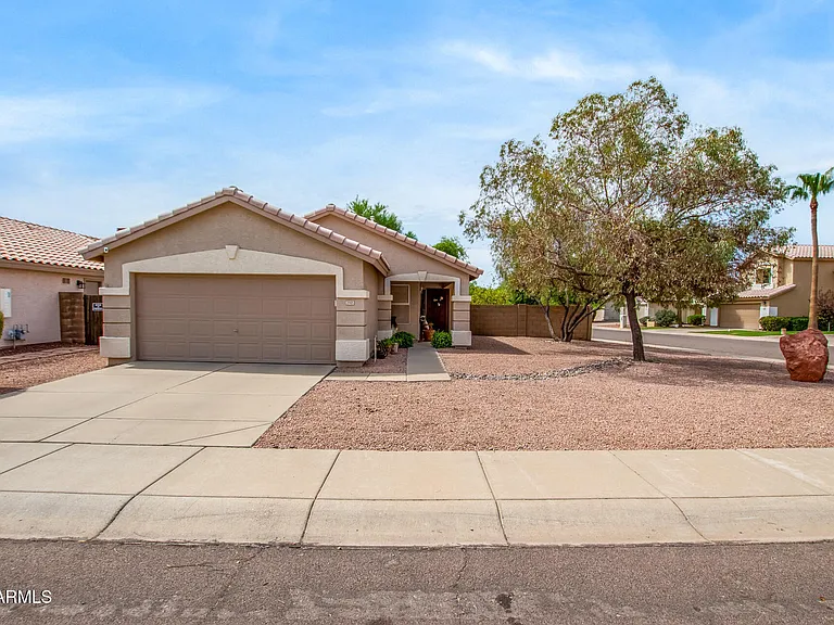 3905 E Rockwood Dr — Photo 3