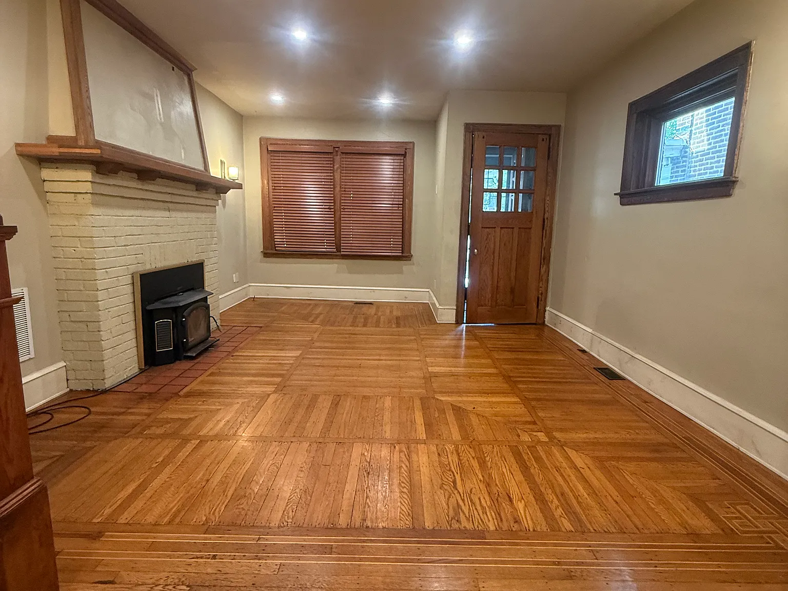 3 bed, 1400 sqft, $2,200 — Photo 2