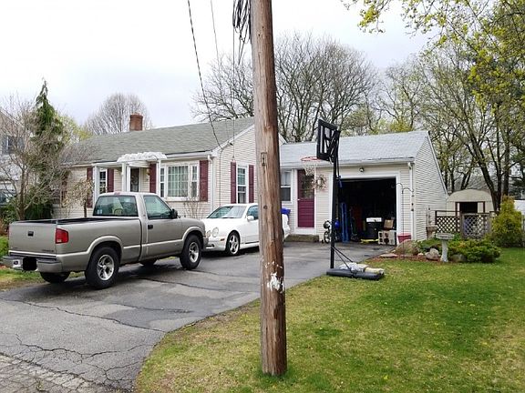 3rd image of 34 Brentwood Dr