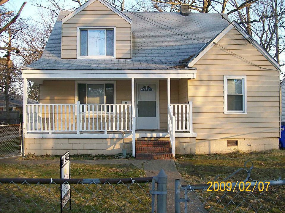 2nd image of 1050 Warwick Ave