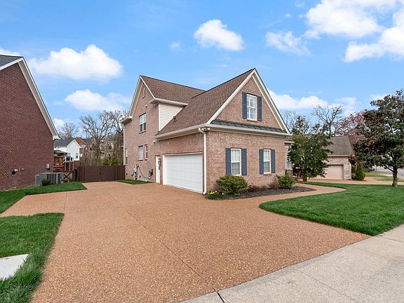 4th image of 2058 Sherbrooke Ln