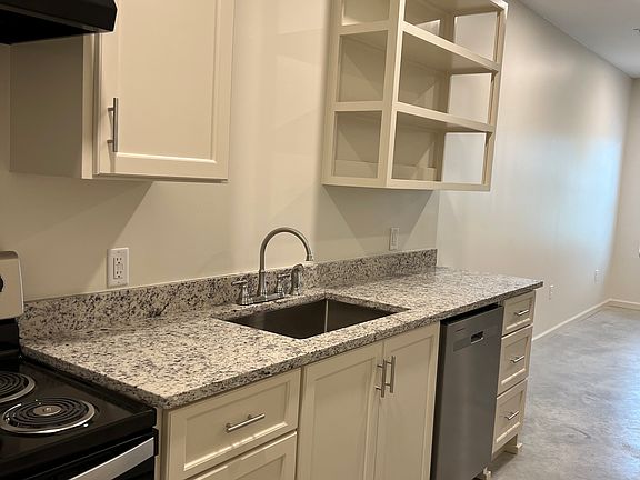 3rd image of 299 Sara St #2